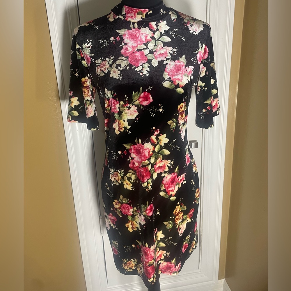 Current Project Womens Medium Dress Floral  Print Short Sleeve Body Con